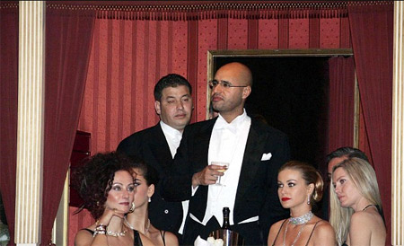 烏克蘭女子自稱賽義夫前妻 爆其沉溺女色、愛動粗