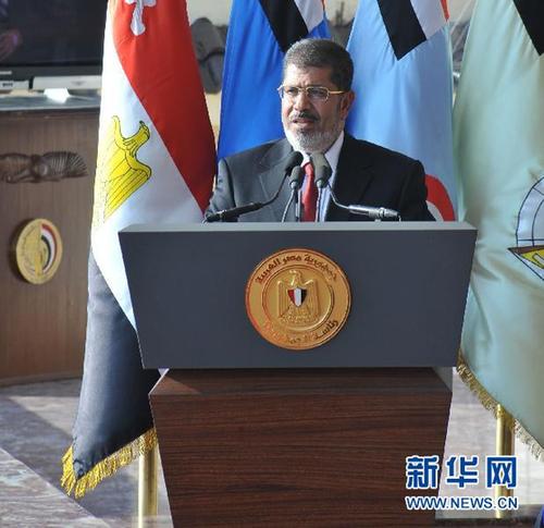 埃及新總統穆爾西出席閱兵儀式