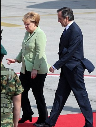 裸奔、燒旗、騷亂 默克爾訪希臘遭5萬人抗議被喻希特勒