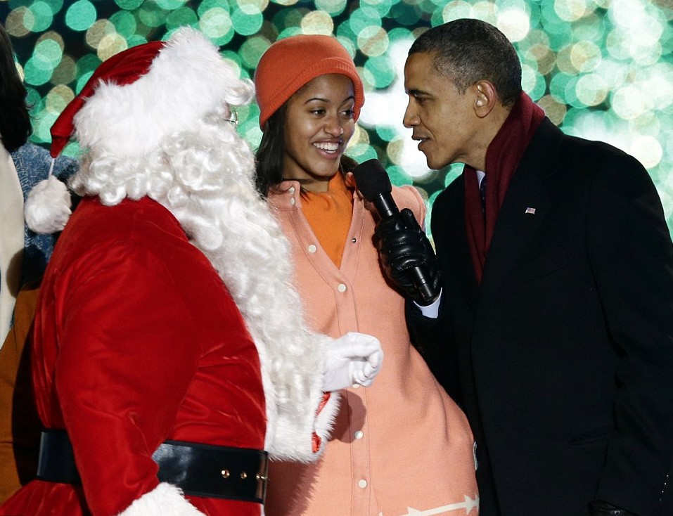 奧巴馬參加點亮國會圣誕樹儀式 溫情獻唱圣誕歌曲(圖片新聞)