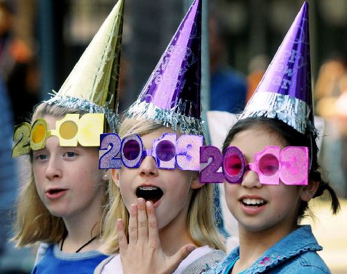 悉尼炫彩焰火、時(shí)代廣場(chǎng)倒計(jì)時(shí) 世界各地喜迎新年