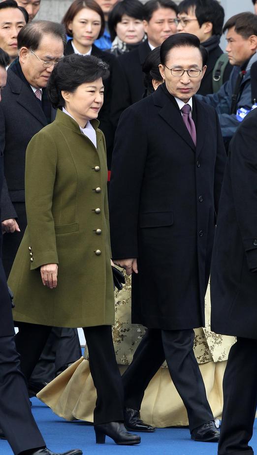 韓國(guó)首位女總統(tǒng)樸槿惠宣誓就職精彩瞬間