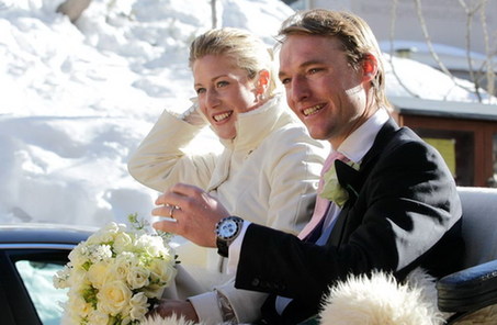 凱特王妃現身友人婚禮 “孕”味十足魅力不減