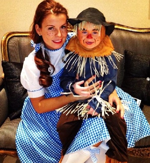 名人微博曬娃萌照 帶火嬰兒搞怪服裝