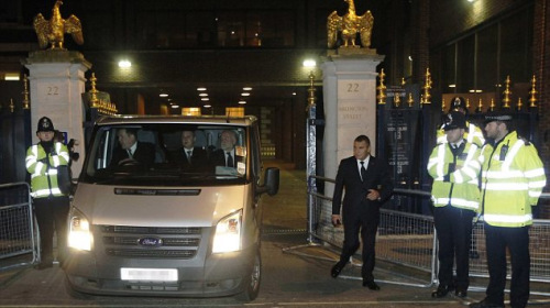 撒切爾夫人遺體從酒店運(yùn)出 葬禮下周在倫敦舉行