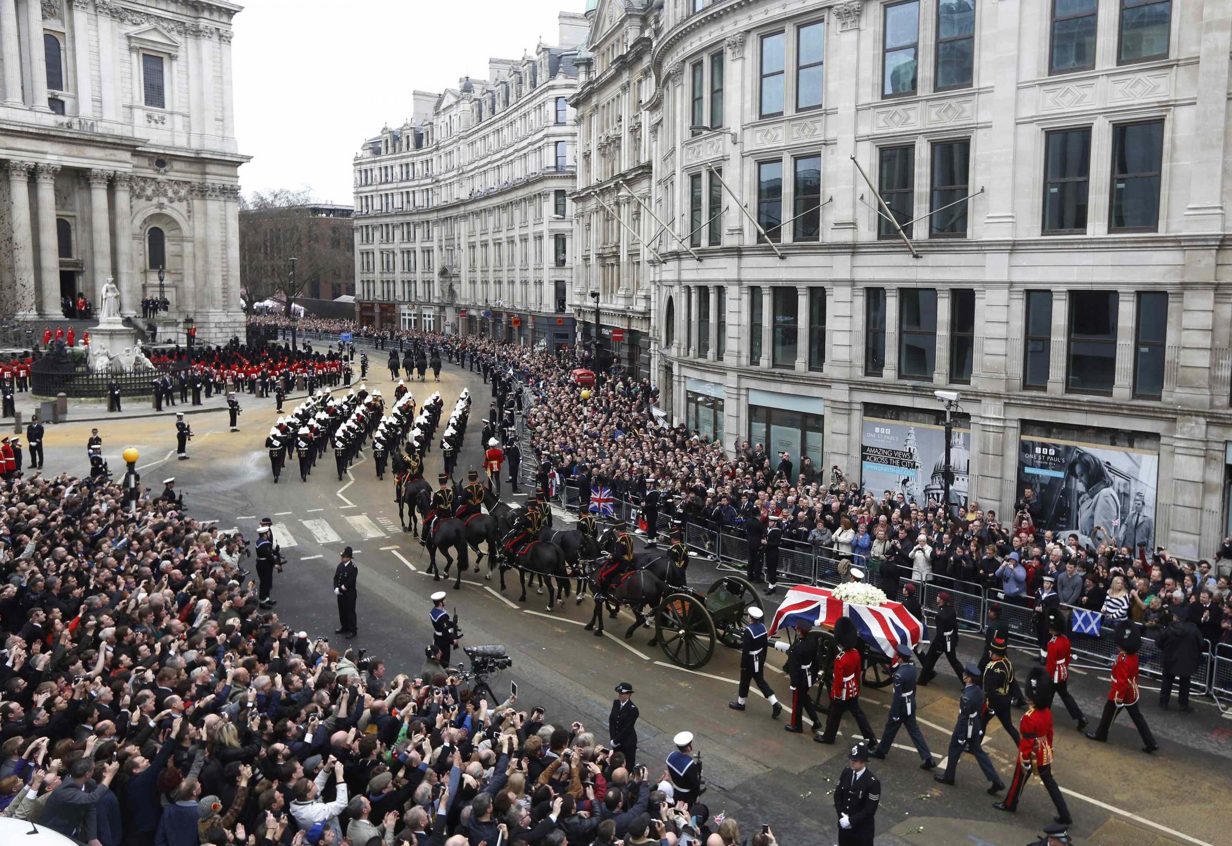 撒切爾夫人葬禮17日舉行 路旁出現抗議示威者