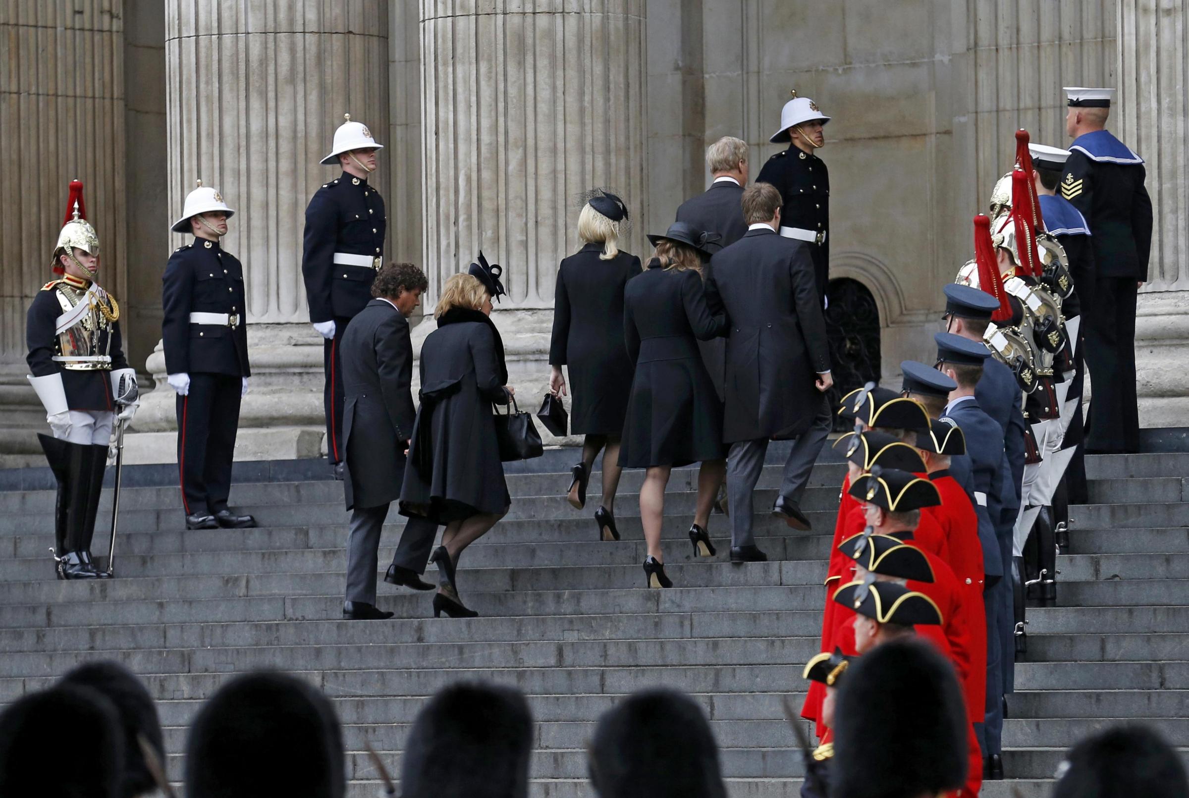 撒切爾夫人葬禮17日舉行 路旁出現抗議示威者