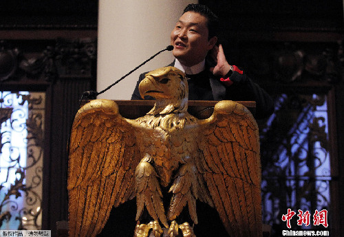 鳥叔哈佛大學演講 現場不忘秀騎馬舞