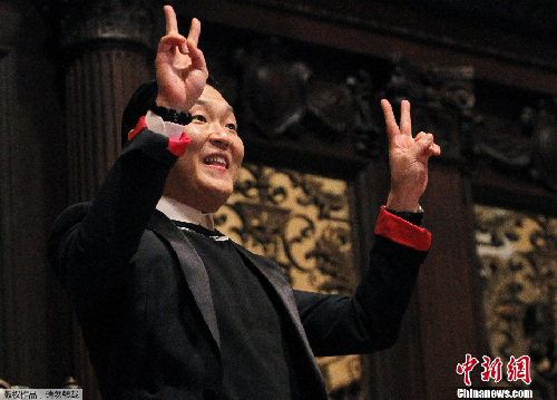 鳥叔哈佛大學演講 現場不忘秀騎馬舞