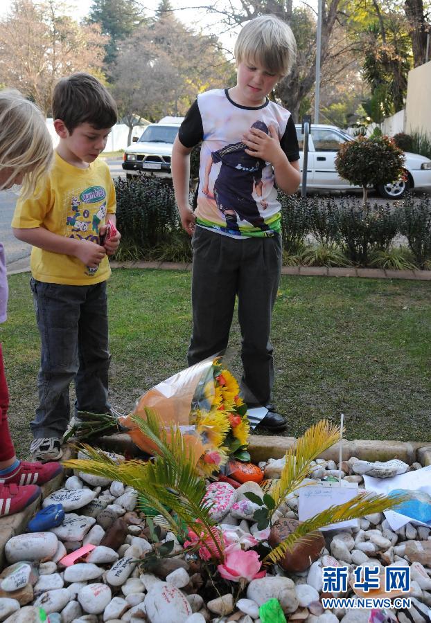 南非政府說曼德拉病情略好轉