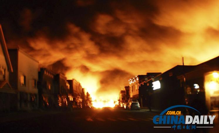 組圖:加拿大油罐車出軌爆炸五死數十傷 總理趕赴現場