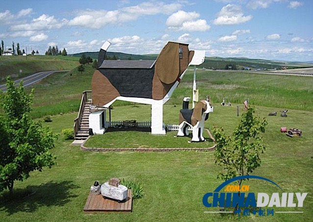 美國(guó)“犬吠公園旅館”造型別致 藏身于巨型比格犬內(nèi)