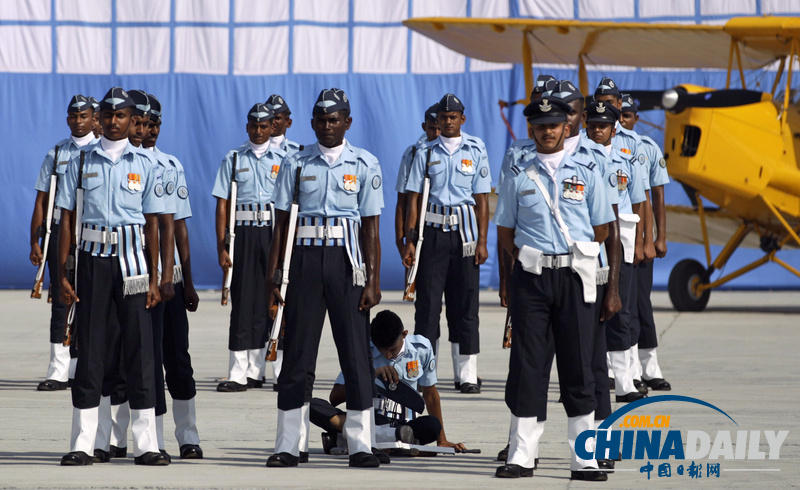 “八一”建軍節(jié)來臨 盤點各國“虛弱”大兵（組圖）