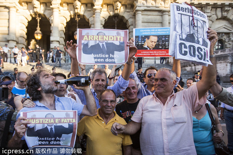 組圖：意大利人豪飲香檳慶祝貝盧斯科尼被判4年監禁