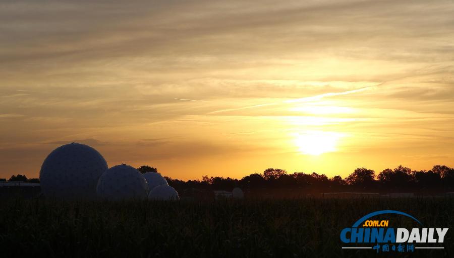 晨曦中的“大耳朵”：前美國駐德監聽站日出美景（圖）