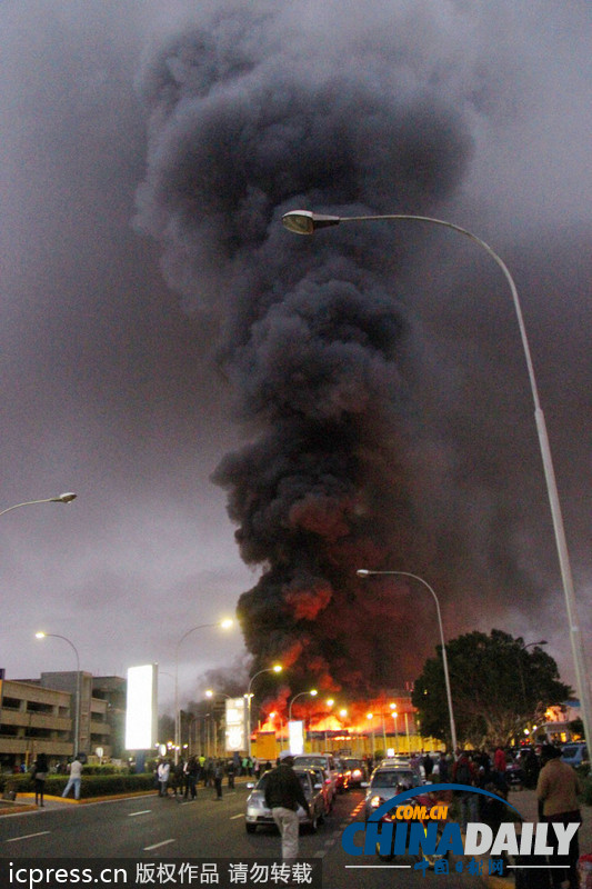 肯尼亞首都機場因大火關(guān)閉 傷亡情況不明（組圖）