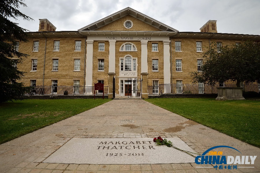 英國:撒切爾夫人骨灰安葬儀式舉行