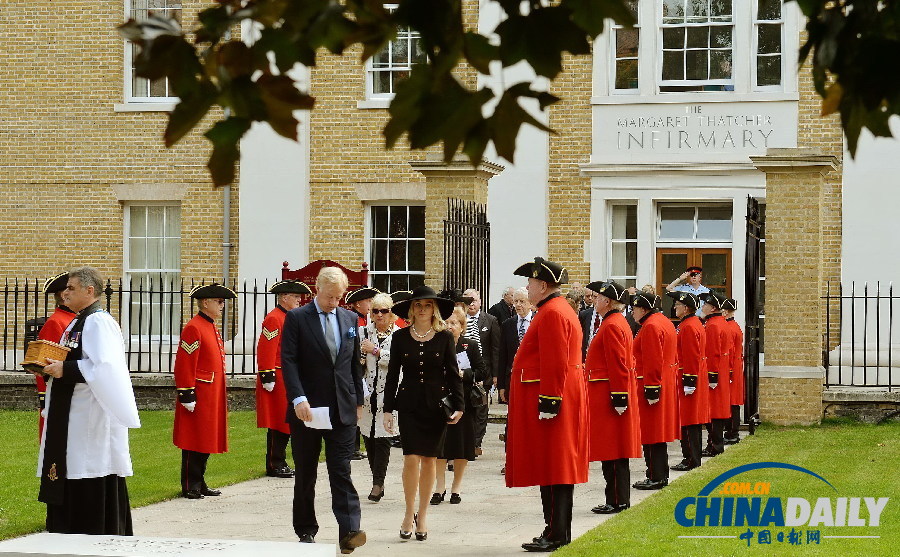 英國:撒切爾夫人骨灰安葬儀式舉行