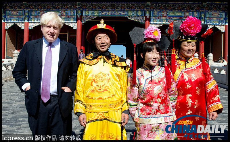 倫敦市長玩穿越 紫禁城內與“皇上格格”合影