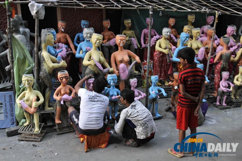 印度民眾積極準備迎接卡莉女神慶典（組圖）