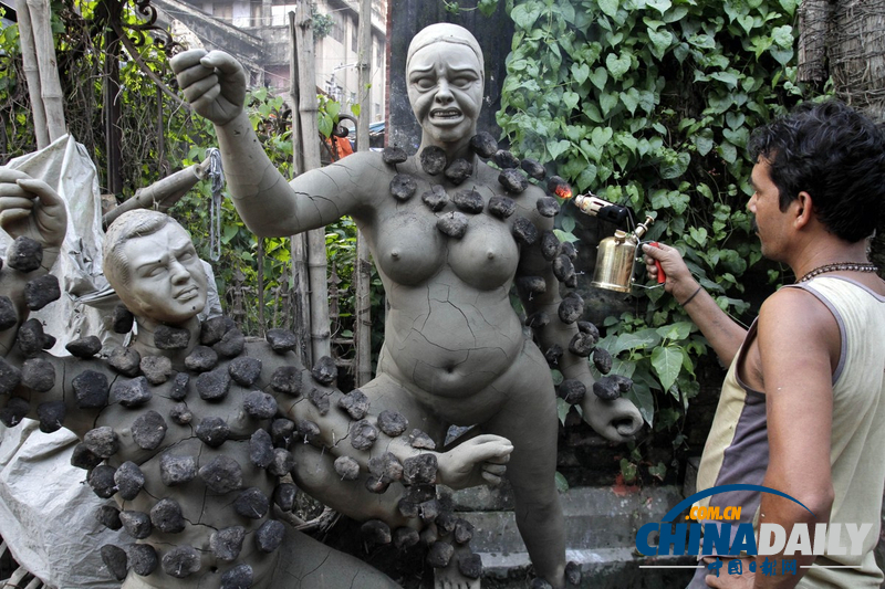 印度民眾積極準(zhǔn)備迎接卡莉女神慶典（組圖）