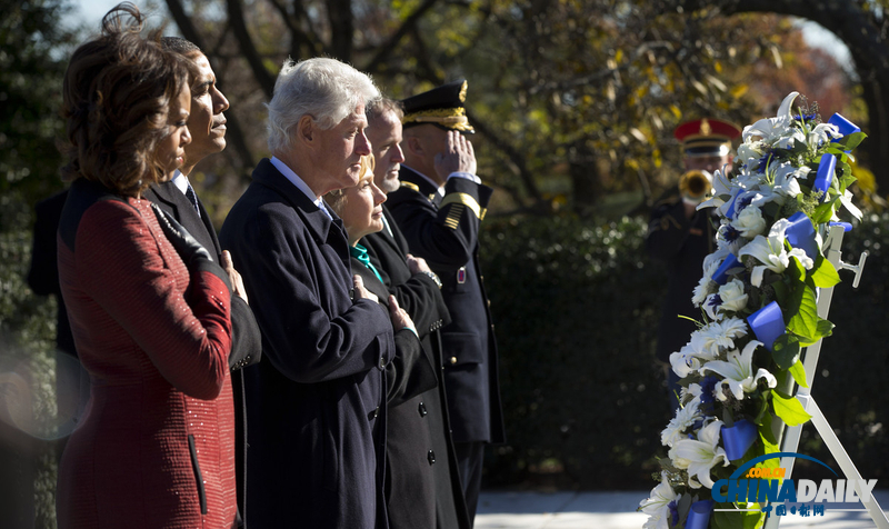 奧巴馬和克林頓一起攜夫人緬懷肯尼迪并獻(xiàn)花圈