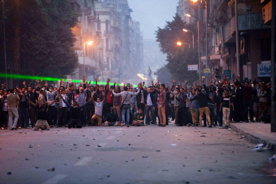 埃及前總統穆爾西支持者繼續示威 遭催淚彈驅趕