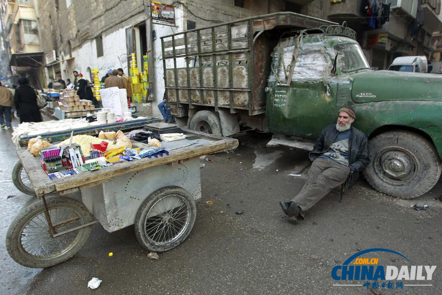 敘城市阿勒頗連遭8天空襲 已致300余人死亡