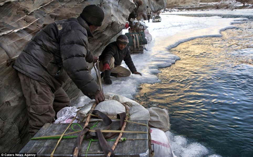 印度孕婦零下35度走9天赴醫院生子