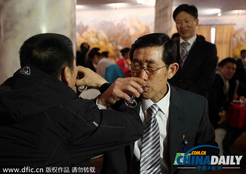 朝韓離散家屬團(tuán)聚活動(dòng)第二日 家屬共進(jìn)午餐喜笑顏開