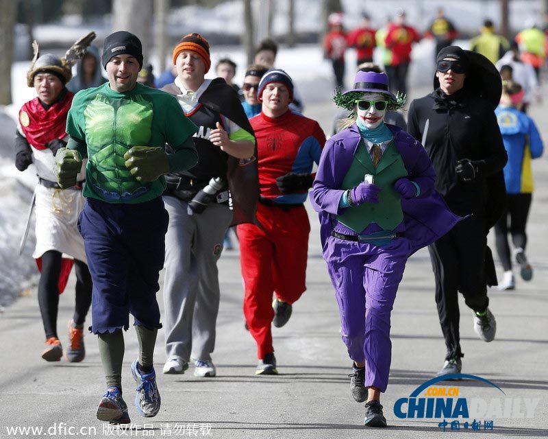 運動員穿卡通服裝備戰波士頓馬拉松 為慈善奔跑歡樂多