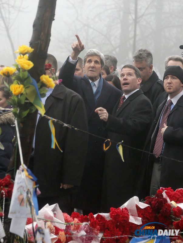 美國務卿帶10億美元“見面禮”赴基輔 表達支持