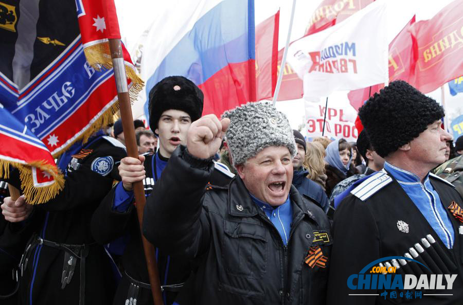 普京紅場講話力挺克里米亞入俄 烏克蘭裝甲車待命