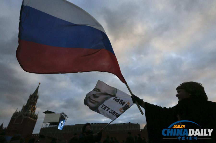 普京紅場講話力挺克里米亞入俄 烏克蘭裝甲車待命