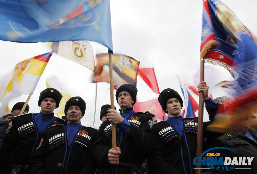 普京紅場講話力挺克里米亞入俄 烏克蘭裝甲車待命