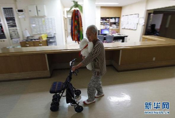 日本推出災后治愈系機器小海豹 憨厚可愛撫慰人心