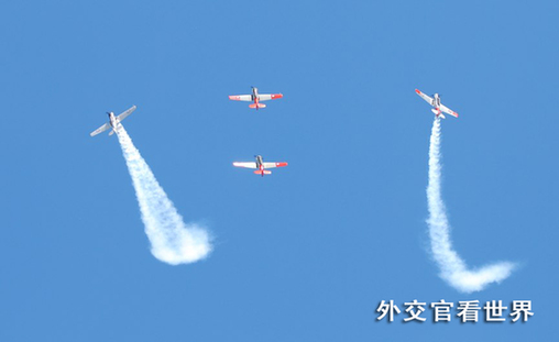 輝舞藍(lán)天組圖－5（三等獎(jiǎng)）