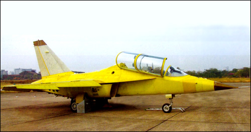 我國(guó)新教練機(jī)首飛成功