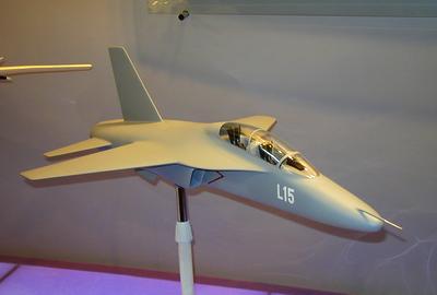 我國(guó)新教練機(jī)首飛成功