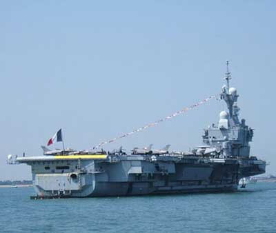 印法兩軍航母聯手軍演 演練協同作戰