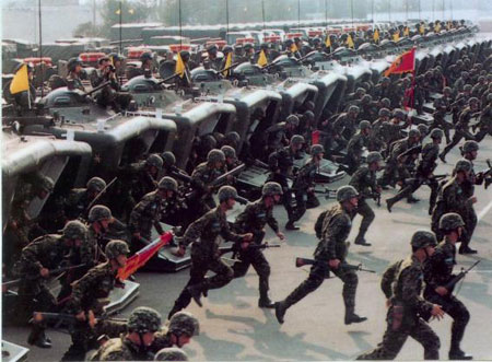 防罷扁引發(fā)失控 扁密令3萬精兵待命臺北