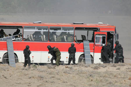 中哈聯合反恐演習第一階段實兵演練開始