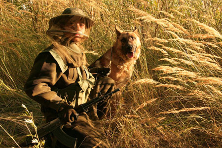 邊防戰士用上新式“軍用防蚊服”