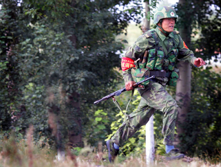 我陸軍首次遠(yuǎn)程機(jī)動(dòng)作戰(zhàn)演練