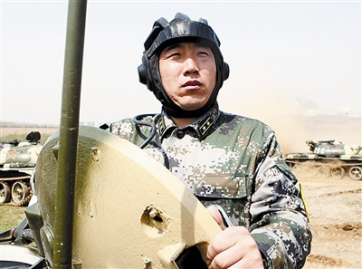 我軍新戰法使戰車夜間捕捉目標時間縮短2/3