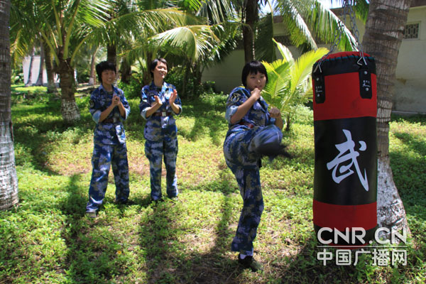 柔美西沙女兵軍事技能不遜于男兵[圖]