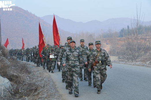 濟南軍區某裝甲旅冬季野營演練16種戰術