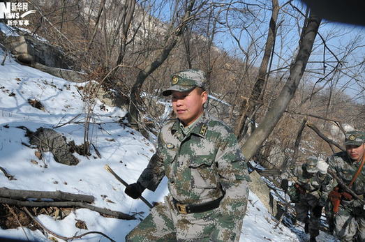 濟南軍區某裝甲旅冬季野營演練16種戰術