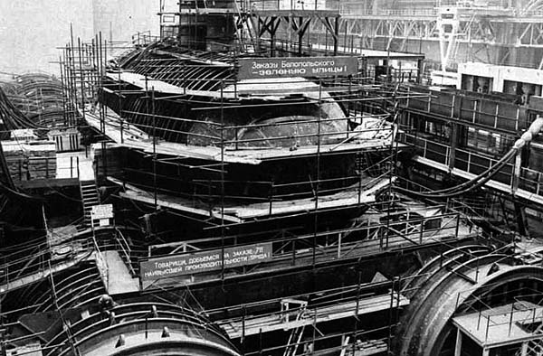 水下的萬噸巨獸 揭秘臺風核潛艇建造過程