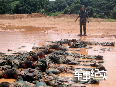 現實版老A 解密中國反恐精英訓練